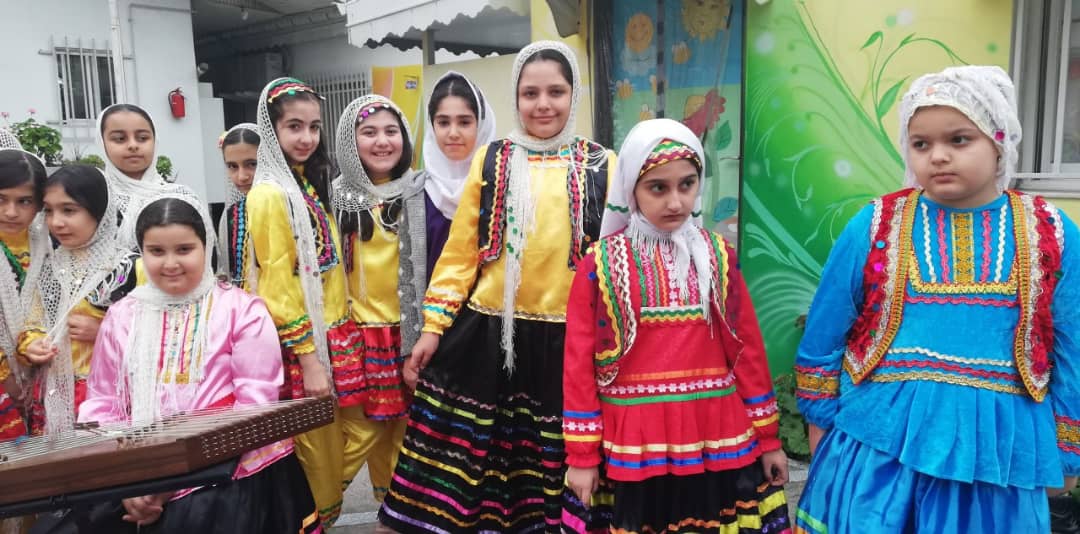 نمایشگاه غذاهای محلی دانش آموزان باران اندیشه به مناسبت روز رشت